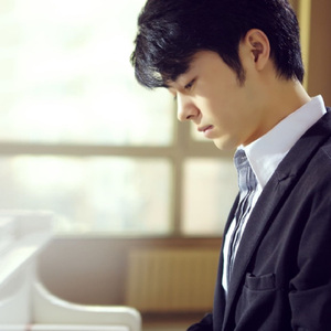 爆操白丝袜美女教头
